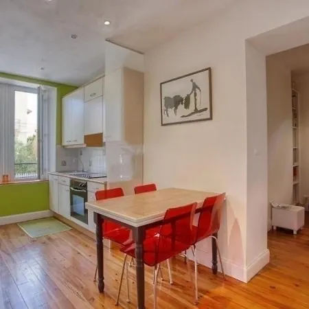 Apartment Appartement Biarritz, 2 Pieces, 4 Personnes - Fr-1-3-409 *